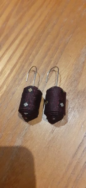 boucles d’oreilles (bordeaux)